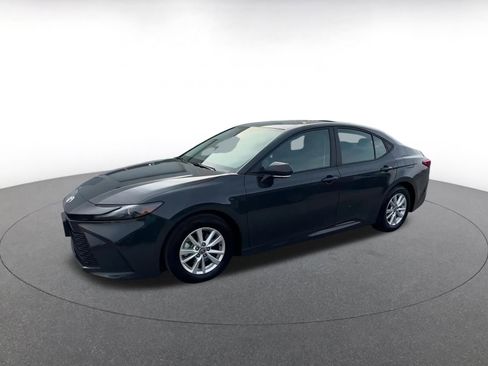 Used 2025 Toyota Camry LE image 7