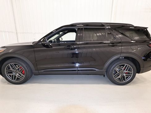 New 2026 Ford Explorer ST w/ Sun And Sound Package image 5