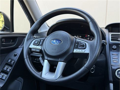 Used 2017 Subaru Forester 2.5i Premium AWD/4WD image 9