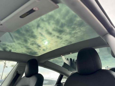 Used 2022 Tesla Model 3 image 13