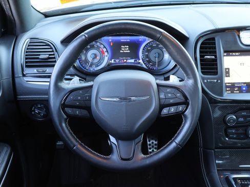 Used 2023 Chrysler 300 C image 18