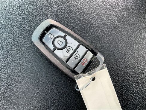 Used 2021 Ford Expedition Max Limited image 8