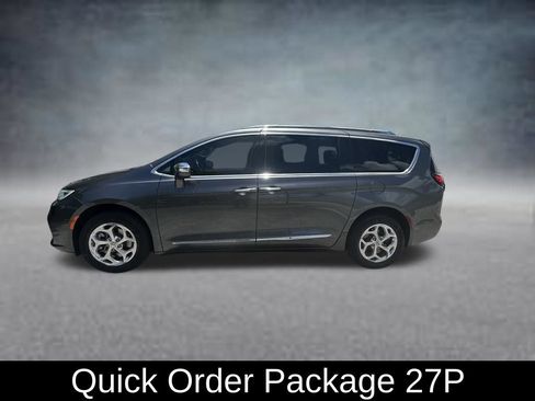 Used 2021 Chrysler Pacifica Limited AWD/4WD image 4