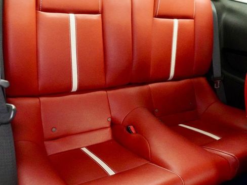 Used 2010 Ford Mustang GT image 8