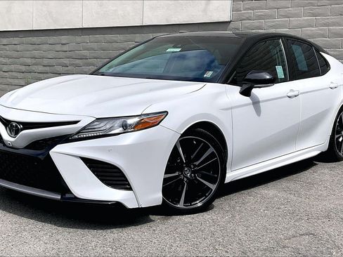 Used 2018 Toyota Camry XSE w/ Driver Assist Package FWD image 12