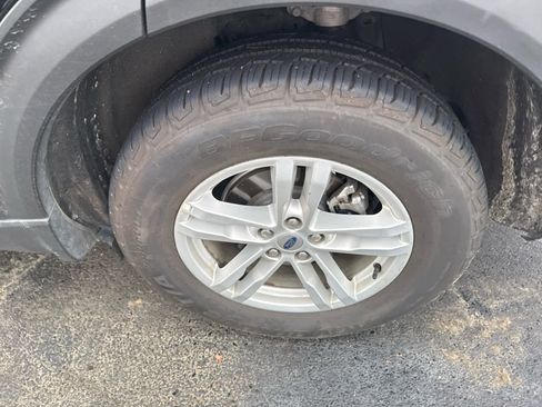 Used 2022 Ford Explorer XLT image 17