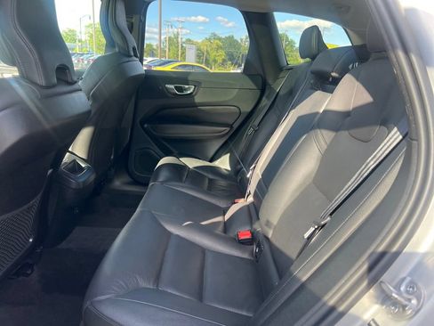 Used 2025 Volvo XC60 B5 Plus AWD/4WD image 5
