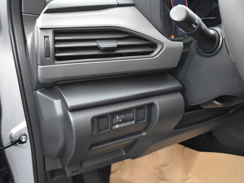 New 2025 Subaru Crosstrek 2.5i Limited image 9