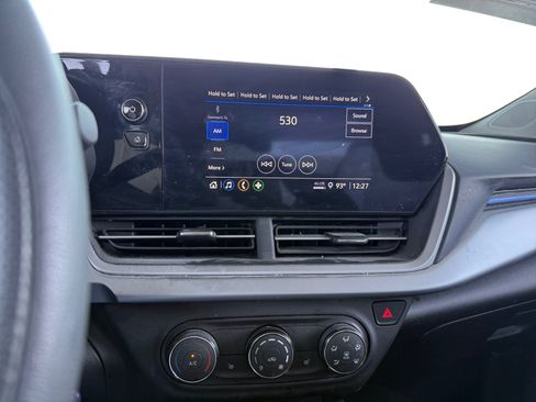 Used 2024 Chevrolet Trax LS w/ LS Convenience Package FWD image 15