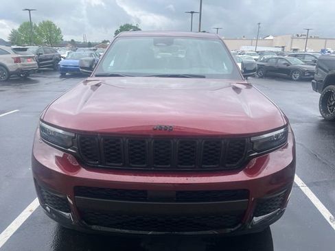 Used 2024 Jeep Grand Cherokee L Altitude AWD/4WD image 6