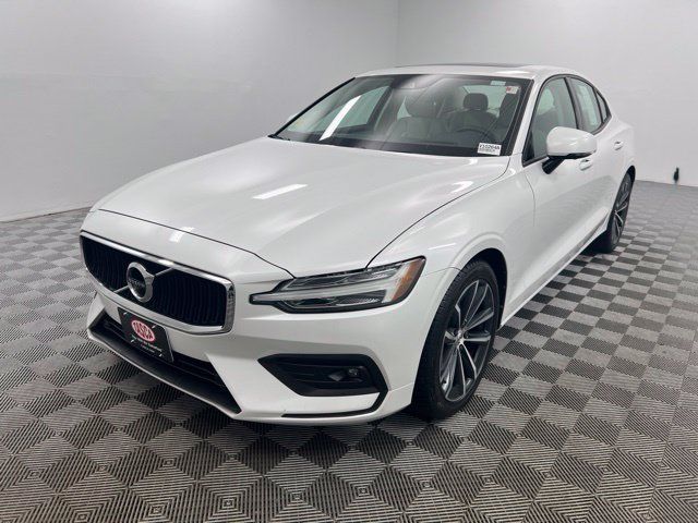 Used 2021 Volvo S60 T5 Momentum w/ Advanced Package FWD image 2