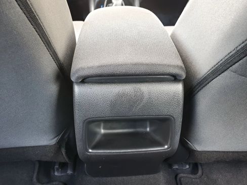 Used 2021 Toyota Corolla LE FWD image 25