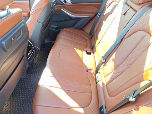 Used 2022 BMW X5 xDrive45e w/ M Sport Package image 9