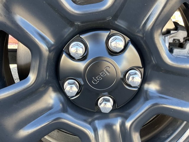 Used 2024 Jeep Gladiator Sport AWD/4WD image 13