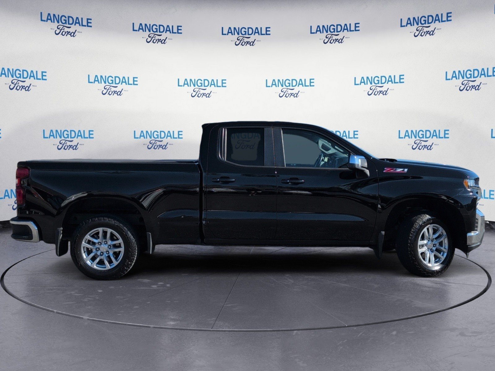 Used 2019 Chevrolet Silverado 1500 LT w/ All-Star Edition AWD/4WD image 3