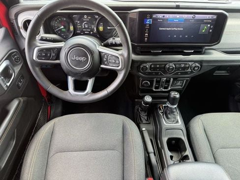 Used 2024 Jeep Wrangler Unlimited Sahara AWD/4WD image 11