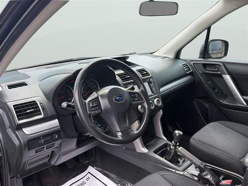 Used 2016 Subaru Forester 2.5i AWD/4WD image 12