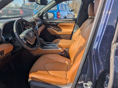 Used 2022 Toyota Highlander Platinum image 13