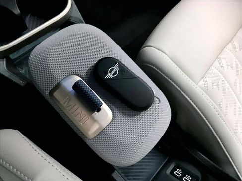 Used 2025 MINI Cooper S image 13