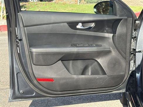 Used 2024 Kia Forte GT-Line w/ GT-Line Premium Package image 23