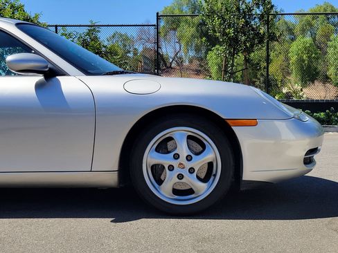 Used 2001 Porsche 911 Carrera RWD image 11