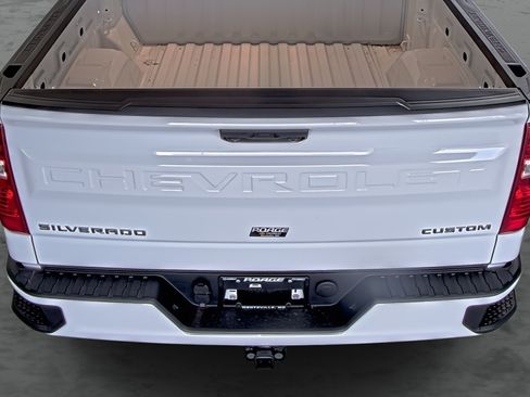 Used 2026 Chevrolet Silverado 1500 Custom AWD/4WD image 11
