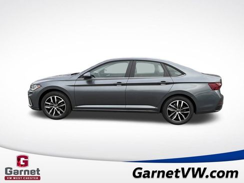 New 2026 Volkswagen Jetta SE image 2