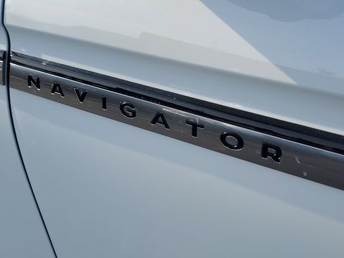 New 2026 Lincoln Navigator Reserve image 7