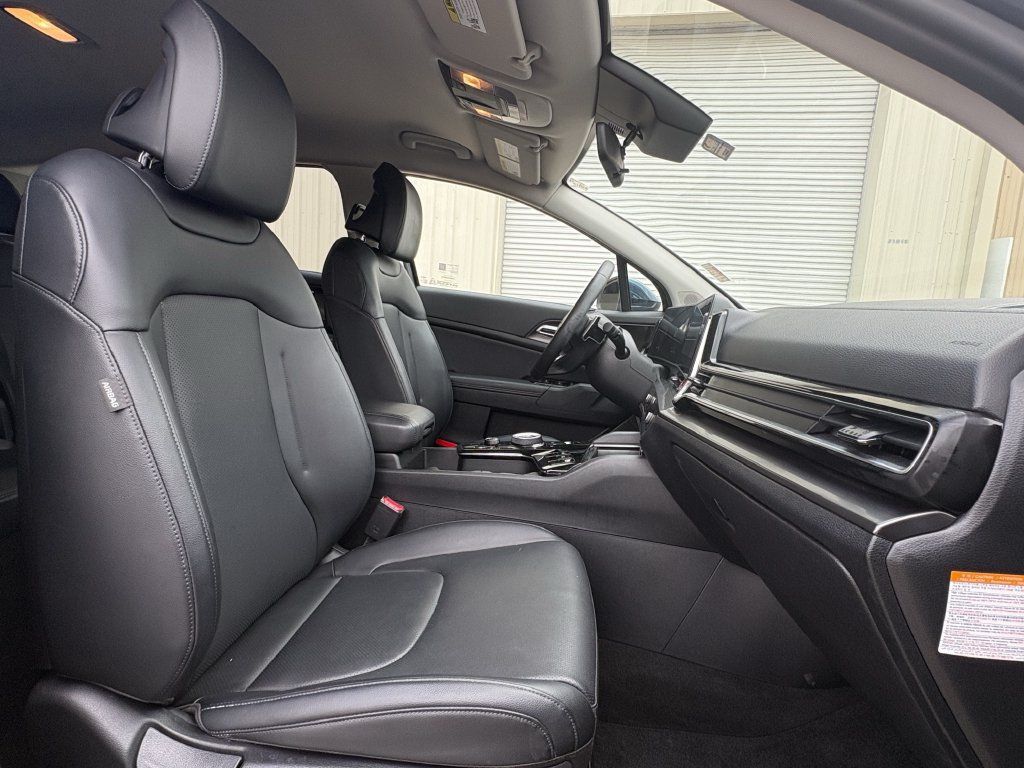 Used 2023 Kia Sportage EX AWD/4WD image 28