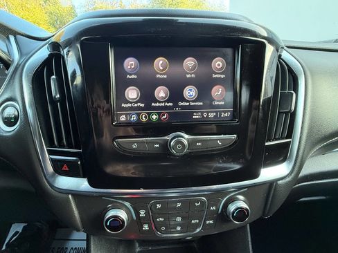 Used 2021 Chevrolet Traverse LS image 15