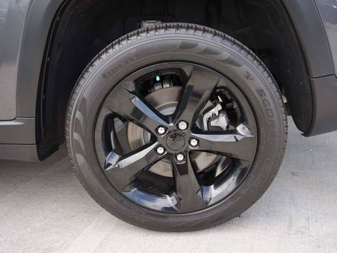 Used 2024 Jeep Grand Cherokee L Limited w/ Luxury Tech Group II RWD image 6