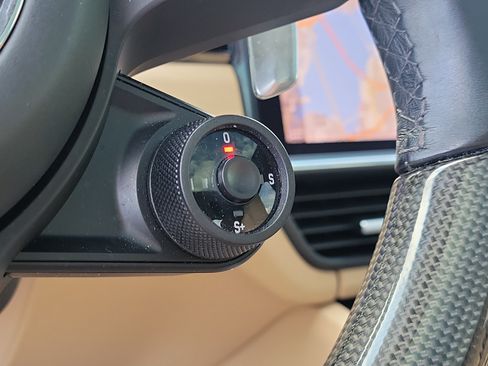 Used 2021 Porsche Cayenne Turbo AWD/4WD image 34