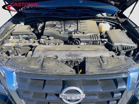 Used 2024 Nissan Armada Platinum w/ Captain's Chairs Package image 38