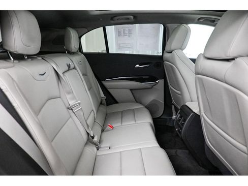 Certified 2022 Cadillac XT4 Premium Luxury w/ Enhanced Visibility Package AWD/4WD image 18