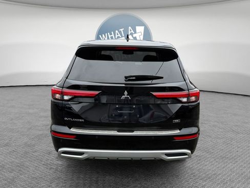 Used 2022 Mitsubishi Outlander SE image 5