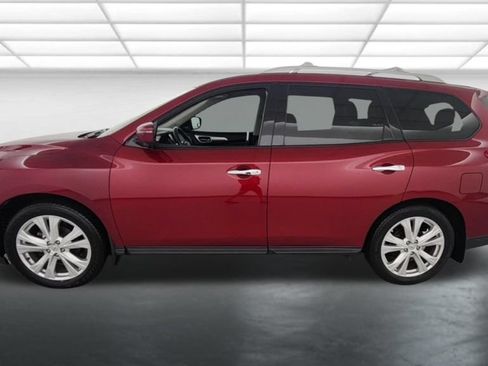 Used 2019 Nissan Pathfinder SL w/ SL Premium Package FWD image 4