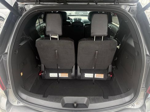 Used 2015 Ford Explorer XLT w/ Equipment Group 202B image 22