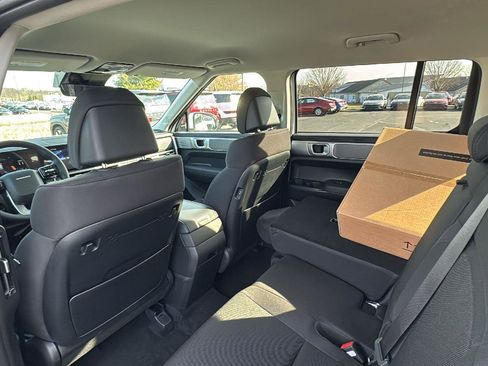 New 2026 Hyundai Santa Fe SE image 9