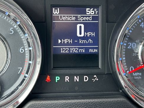 Used 2011 Chrysler Town & Country Limited image 23