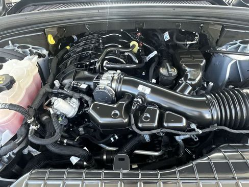 Used 2024 Jeep Grand Cherokee L Altitude RWD image 21