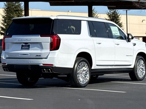 New 2026 GMC Yukon XL Denali w/ Denali Reserve Package image 5