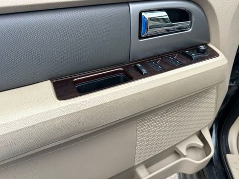 Used 2013 Ford Expedition XLT AWD/4WD image 18