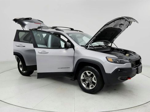 Used 2019 Jeep Cherokee Trailhawk AWD/4WD image 12