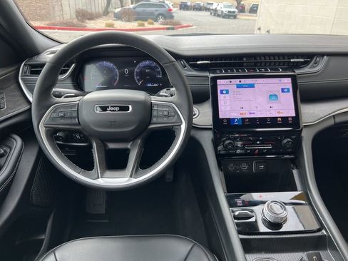 Certified 2025 Jeep Grand Cherokee L Limited w/ Trailer Tow Package image 21