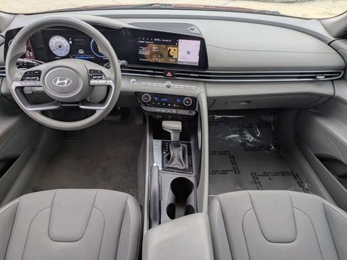 Used 2024 Hyundai Elantra SEL image 15