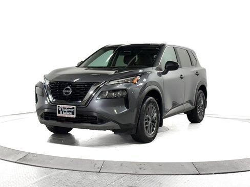 Used 2023 Nissan Rogue S image 3
