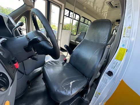 Used 2013 Ford E-450 and Econoline 450 Super Duty w/ Shuttle Bus Prep Pkg RWD image 20