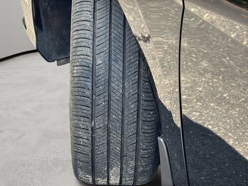 Certified 2025 Hyundai Elantra SEL FWD image 11