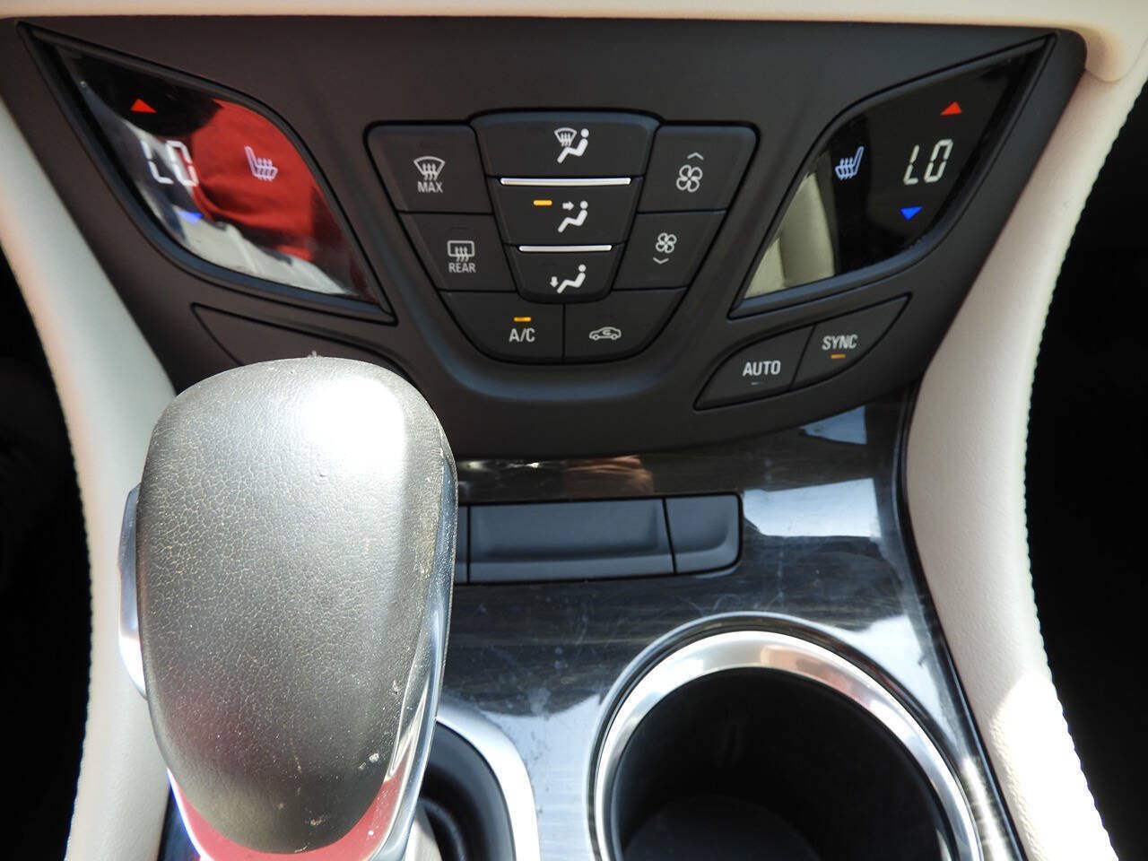 Used 2019 Buick Envision Essence AWD/4WD image 43