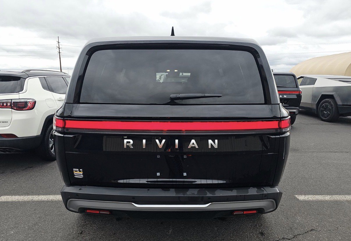 Used 2024 Rivian R1S Adventure Quad AWD/4WD image 5